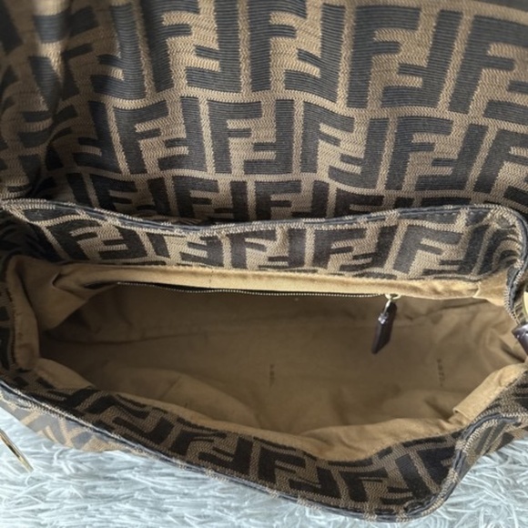 ✨ Fendi Zucca Monogram Shoulder Bag – Brown ✨ - Picture 5 of 8